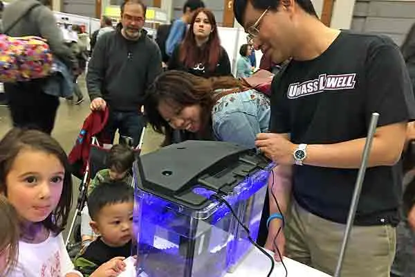 Prof. Hsi-Wu Wong with kids at EPA event
