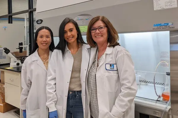 Students and Professor Kelleher in lab